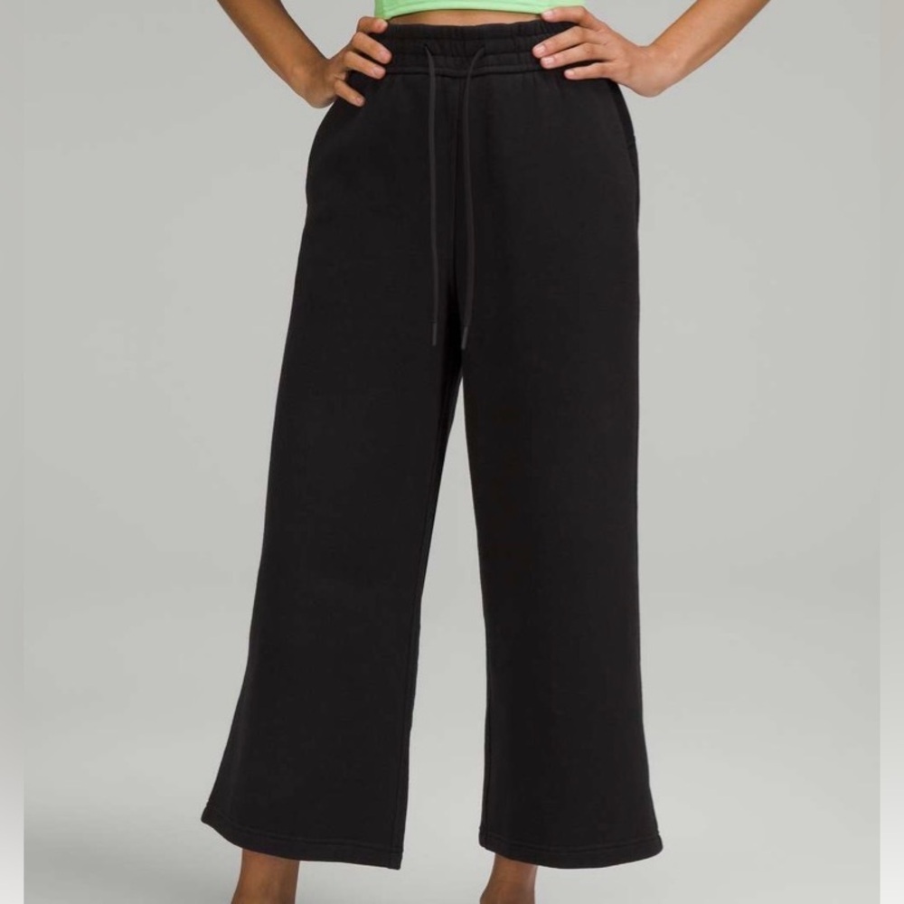 Lululemon Loungeful High-Rise Wide Leg Crop